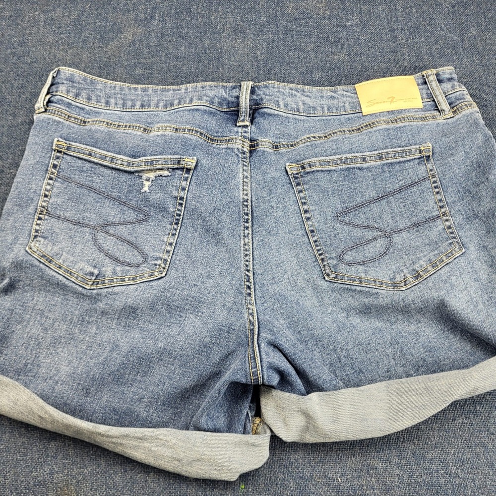 Seven7 Womens Relaxed Bermuda Distressed Denim Shorts Med Wash Blue Sz 16 Cutoff - Picture 8 of 11